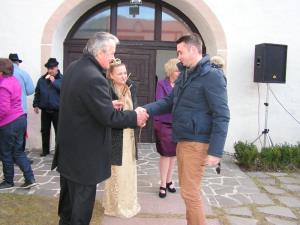 V Breznu so obrezali potomko najstarejše trte na svetu