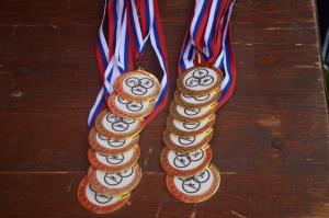 Dež in mraz nista odgnala triatloncev, kuharjev in gledalcev