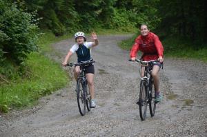 Dež in mraz nista odgnala triatloncev, kuharjev in gledalcev