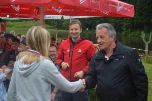 Dež in mraz nista odgnala triatloncev, kuharjev in gledalcev