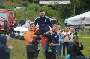 Dež in mraz nista odgnala triatloncev, kuharjev in gledalcev