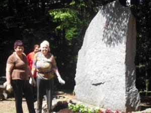 DELOVNA AKCIJA PRI POMNIKU