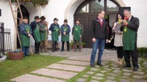 V Breznu je potomka najstarejše trte na svetu bogato obrodila